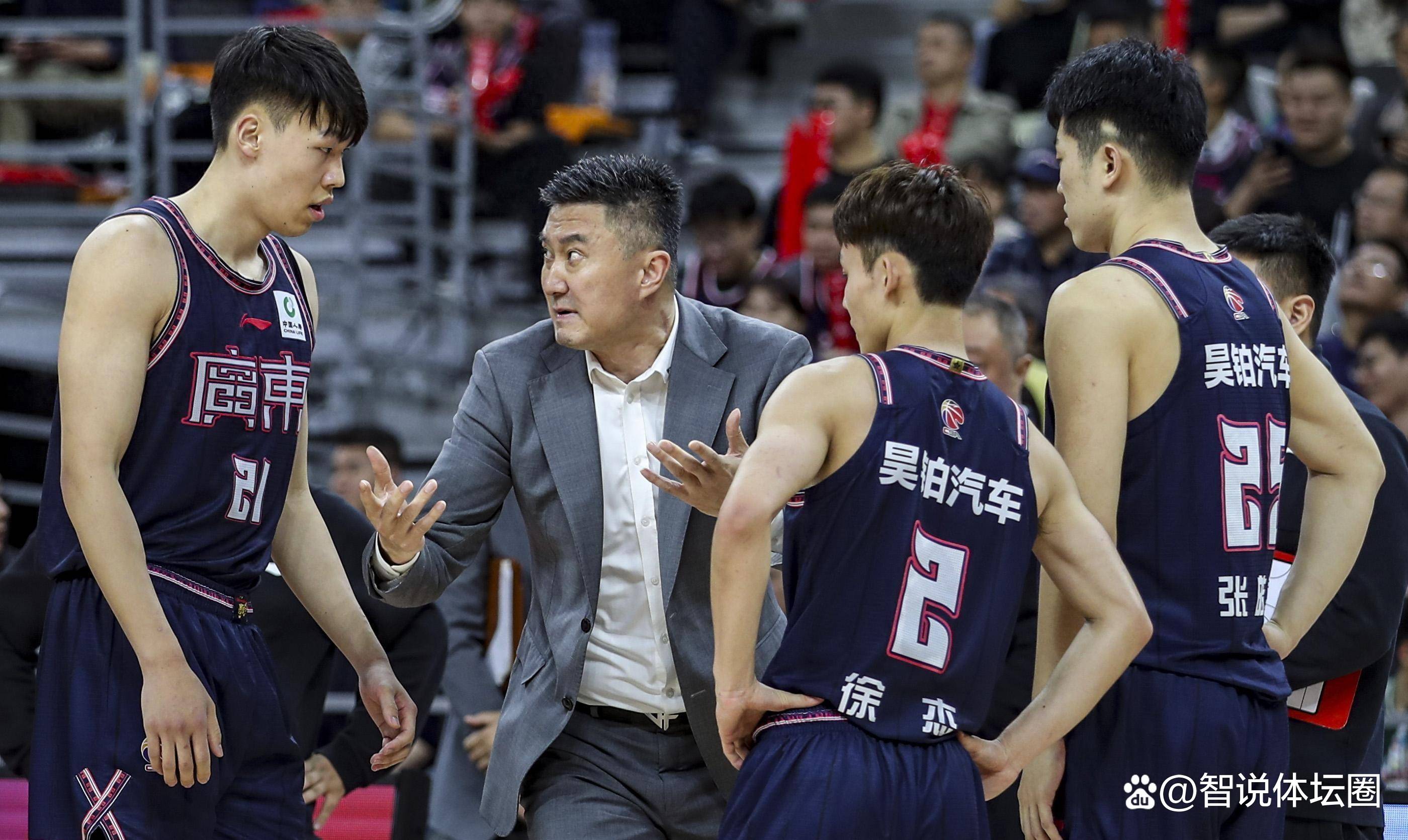 凤凰网页版 -关于今晚体能课后，拜仁慕尼黑造点机会备战CBA季后赛，气氛紧张，球队文化再被提及的信息