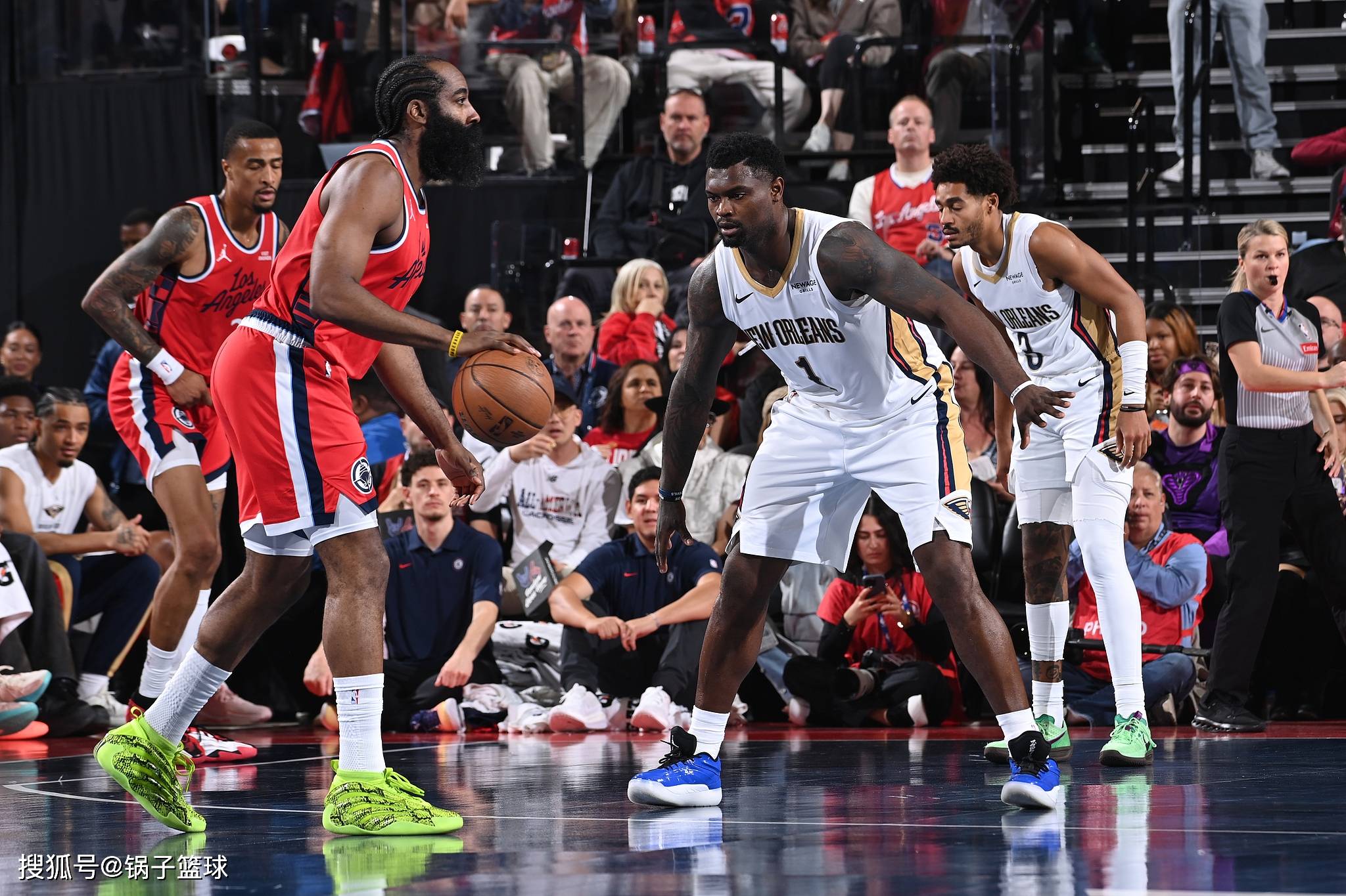 凤凰官方入口 -包含国际比赛日华盛顿奇才备战NBA常规赛，绝杀压哨细节曝光，球迷炸锅，球队文化再被提及的词条